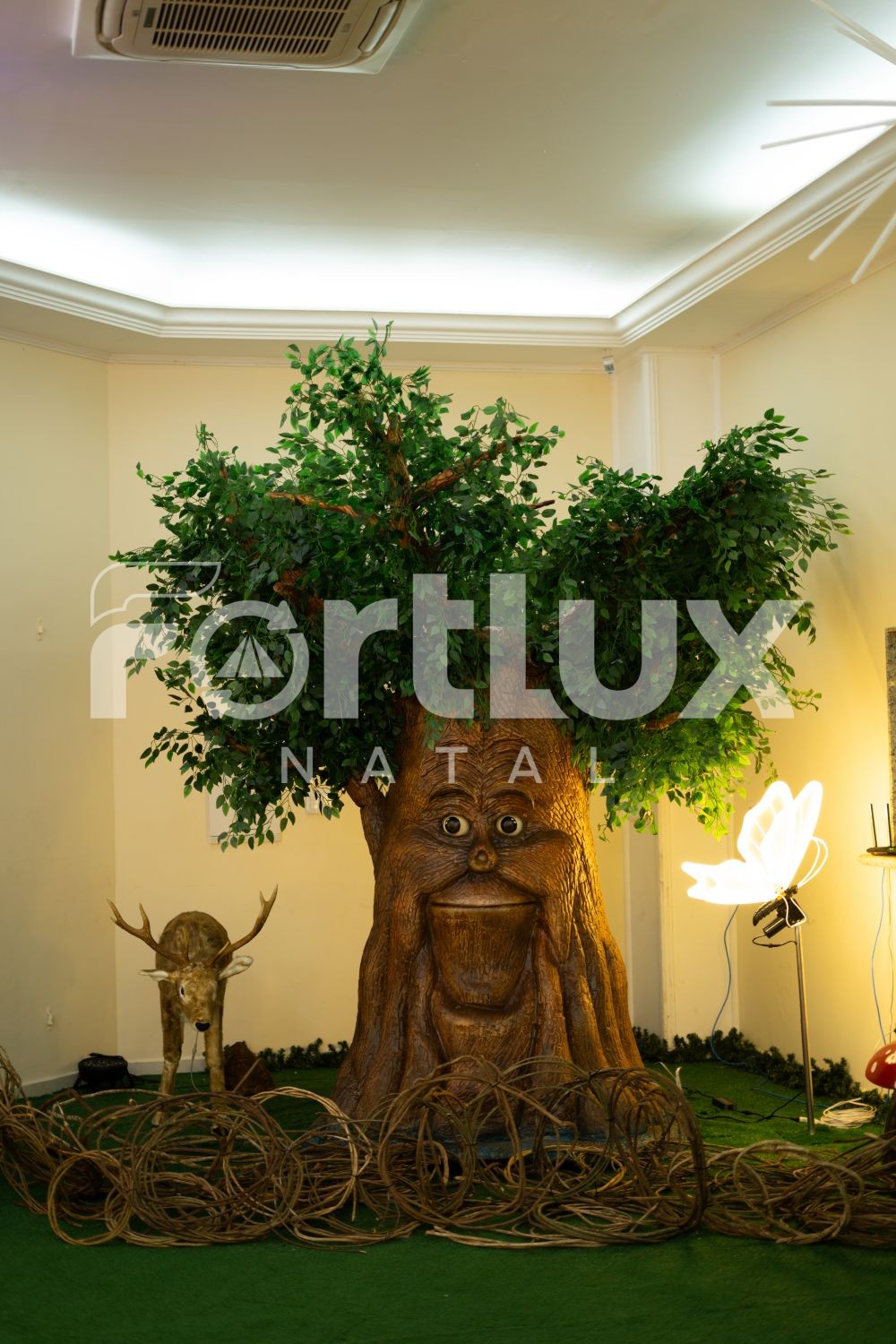 ÁRVORE INTERATIVA SISTEMA ANIMATRÔNICO, BR73, árvore de natal, árvore de natal decorada, decoração de natal, enfeites de natal, papai noel, papai natal, pisca pisca